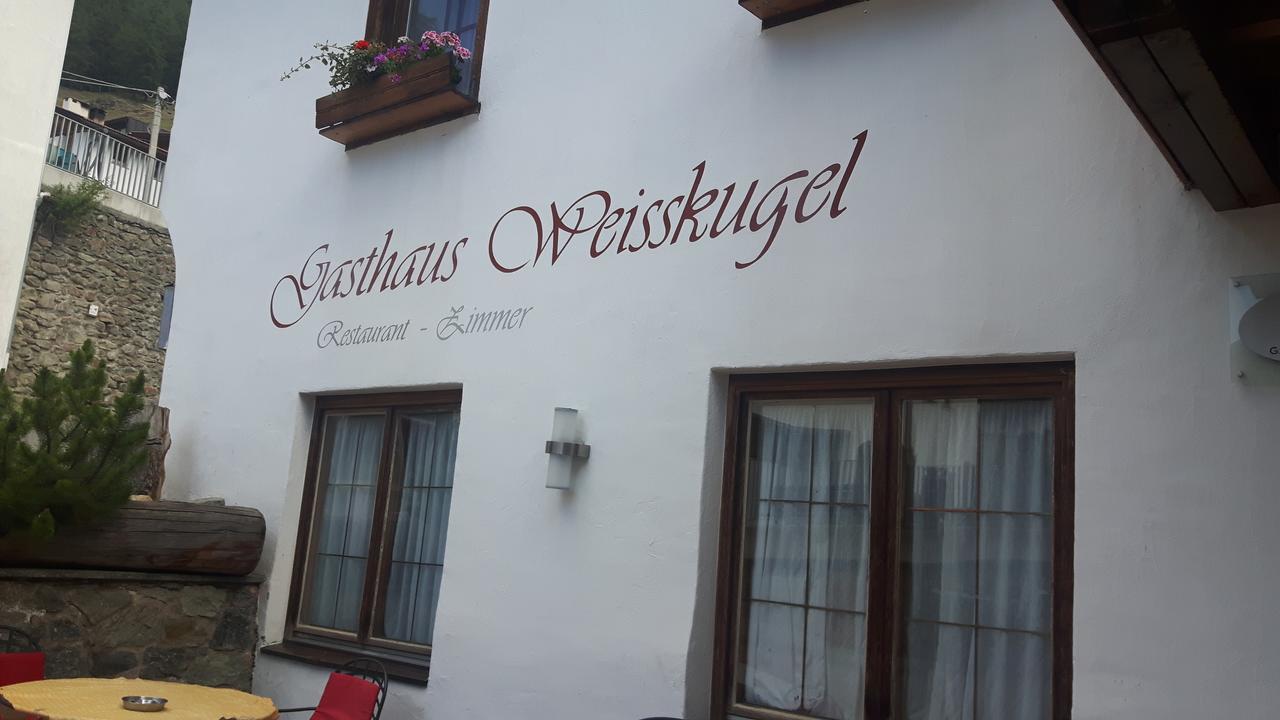 Gasthaus Weisskugel Malles Venosta Ngoại thất bức ảnh
