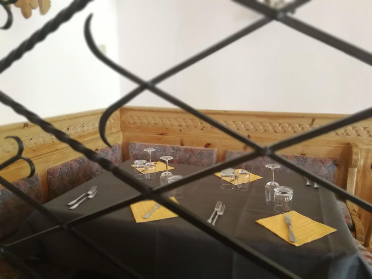Gasthaus Weisskugel Malles Venosta Ngoại thất bức ảnh