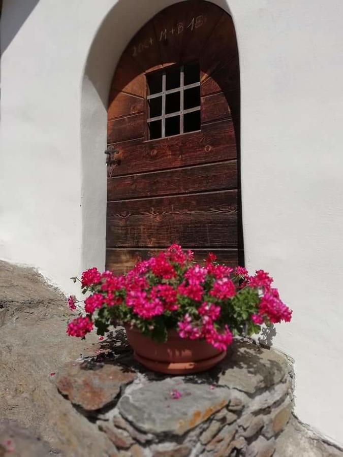 Gasthaus Weisskugel Malles Venosta Ngoại thất bức ảnh